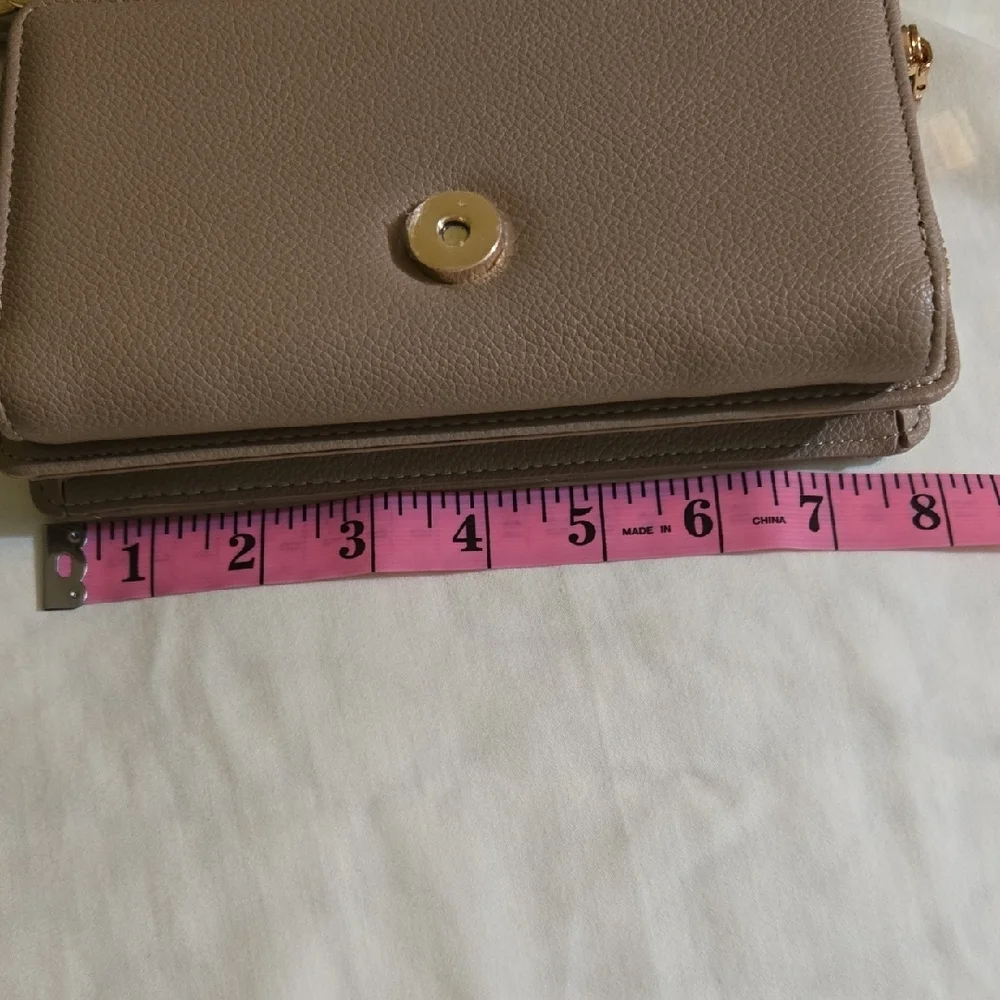 Mali+Lili Lola Quilted Taupe Crossbody Bag - Picture 11 of 12